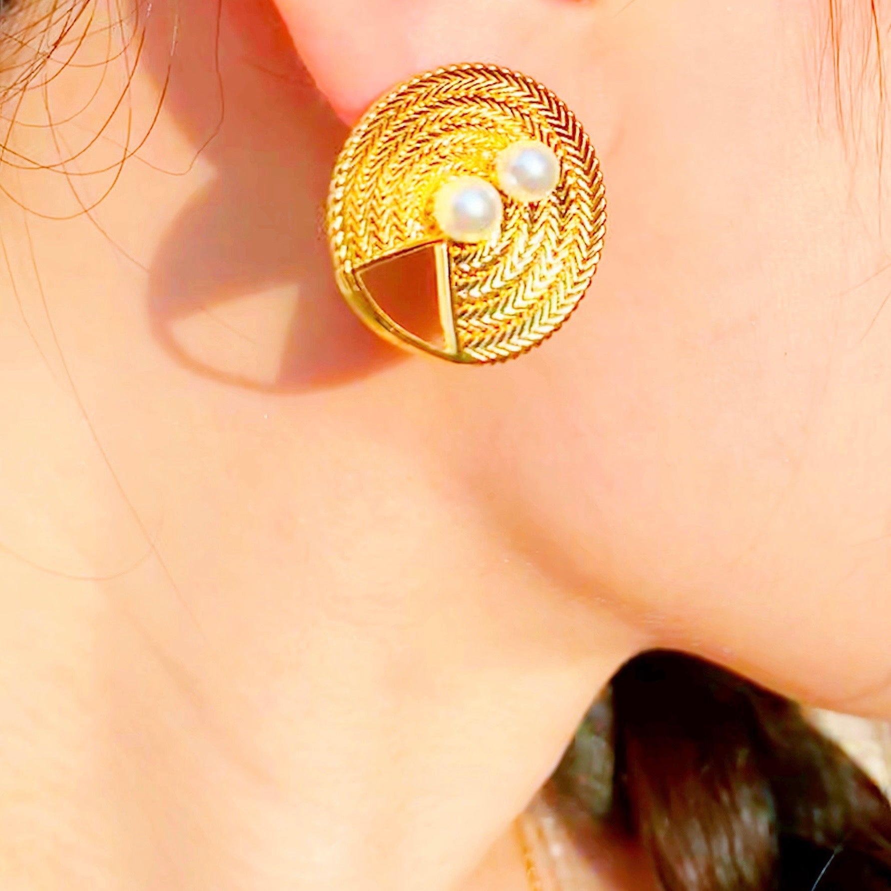 Ada Vintage Round Pearl Studs