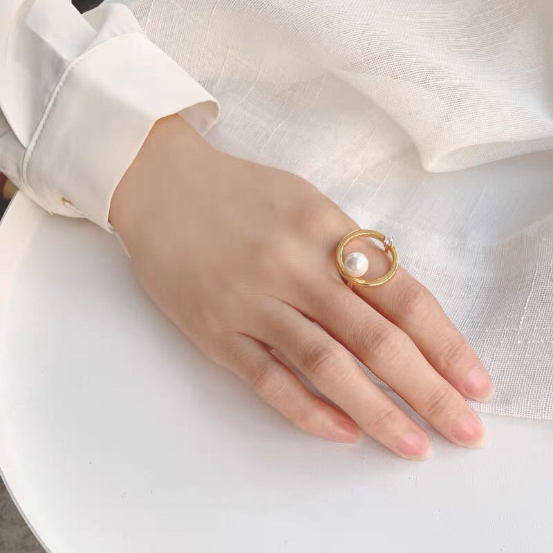 Carine Pearl Adjustable Ring