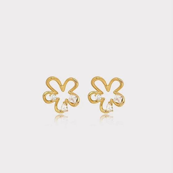 1-Bloom Gold Ear Studs