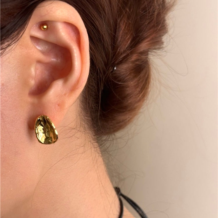 Dot Gold Matte Ear Studs