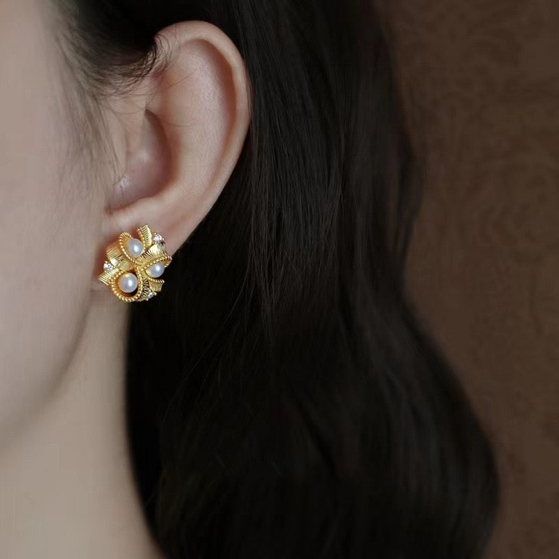 Helena Pearl Flower Ear Studs