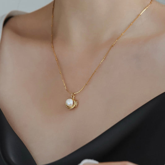Bella Gold Shell Pearl Necklace