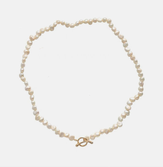 Quinny Mini Pearl Necklace