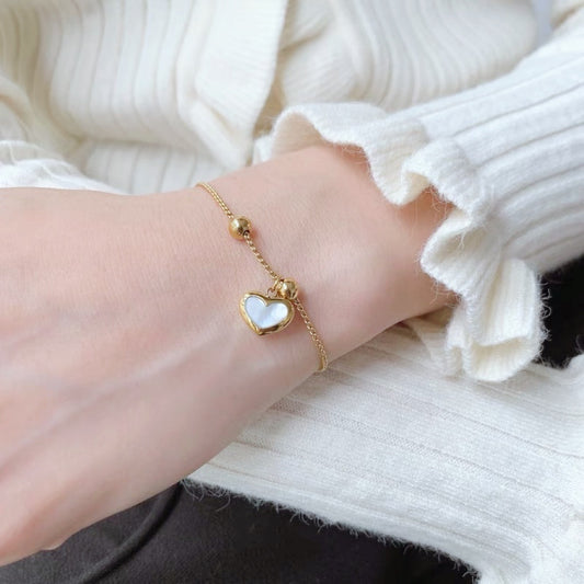Amore shell gold bracelet