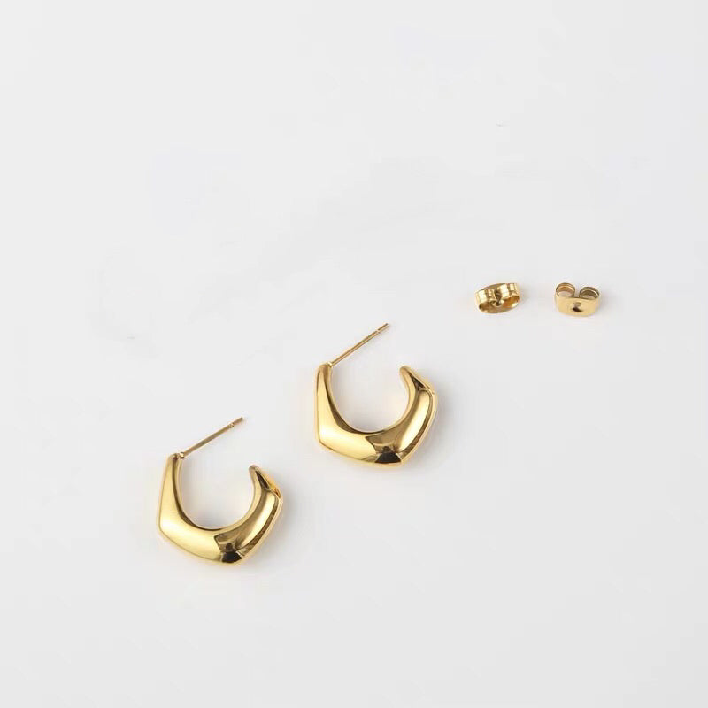 Maggie Hoop Earrings